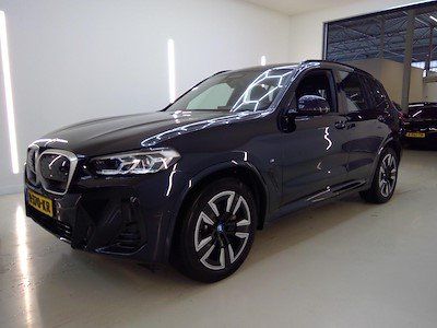 BMW iX3 2022. 82 800 Km. Mudan&ccedil;as: Autom&aacute;tico
Cor: azul.
Primeira matr&iacute;cula
30/09/2022 