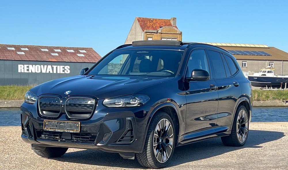 BMW iX3 2023. 91 900 Km. Mudan&ccedil;as: Autom&aacute;tico
Cor: preto.
Primeira matr&iacute;cula
01/02/2023 