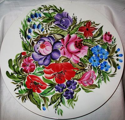 Блюдо настенное "Цветы"
. Блюдо декоративное фарфоровое "Цветы". Авторская надпись на обороте: 