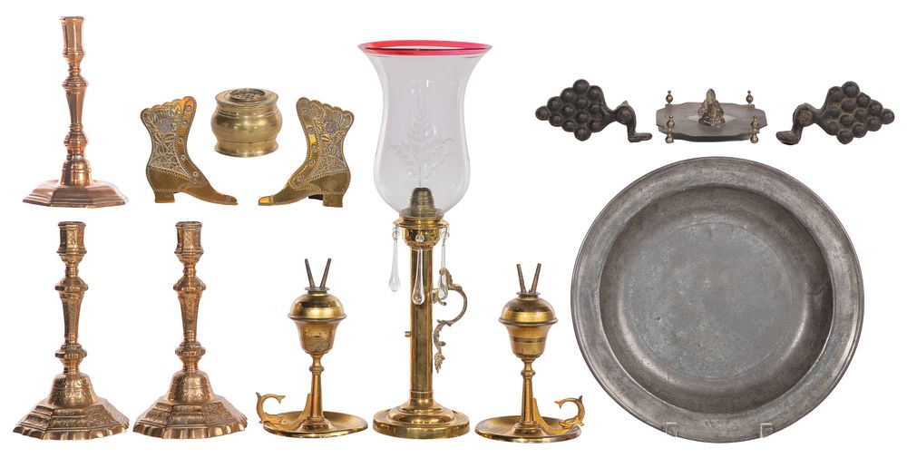 Lot 206: Decorative Object Assortment