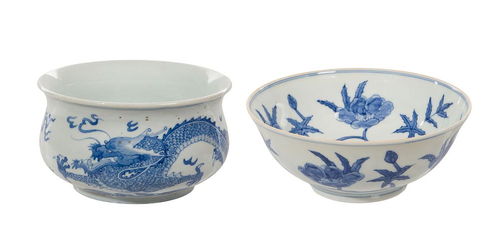 Lot 162: Chinese Blue and White Porcelain Bowls