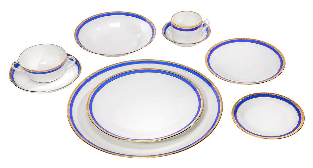 Lot 230: Richard Ginori Palermo Blue Porcelain China Service