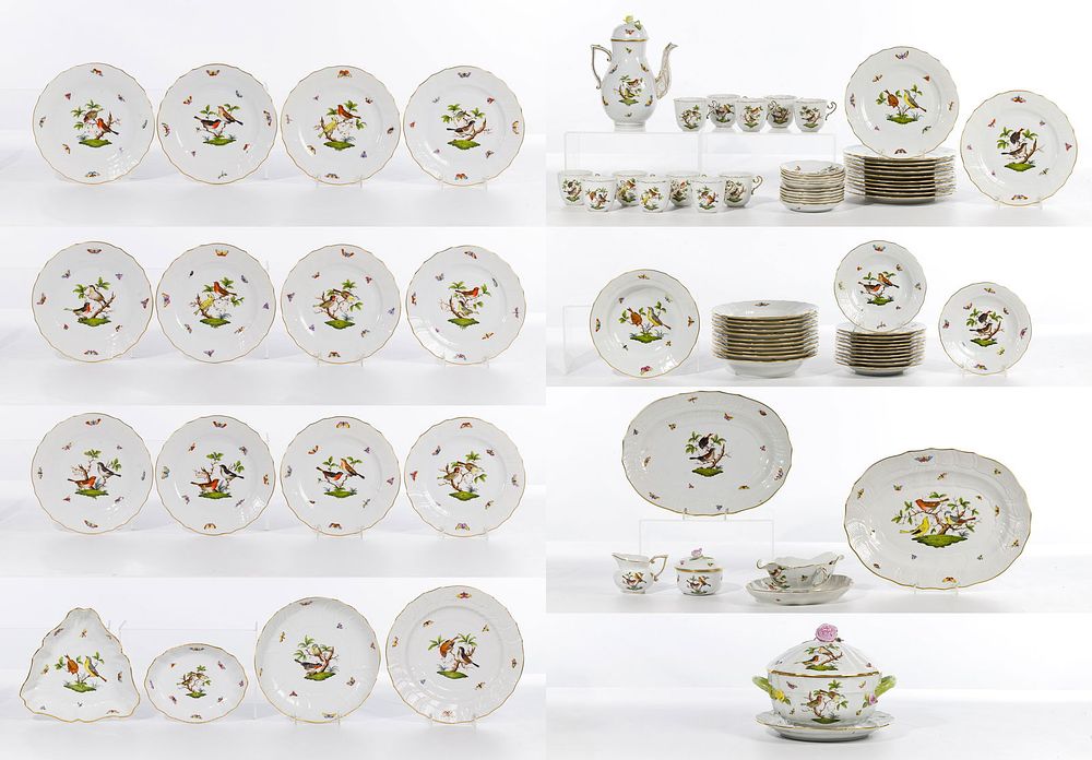 Lot 232: Herend Rothschild Bird Porcelain Dinner Service