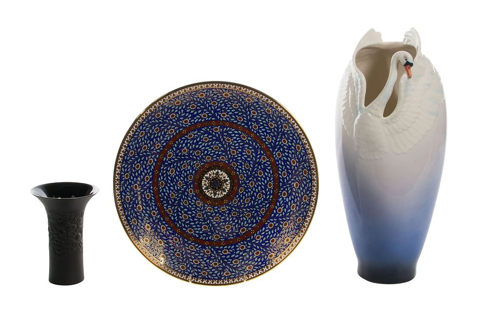 Lot 249: Decorative Object Assortment