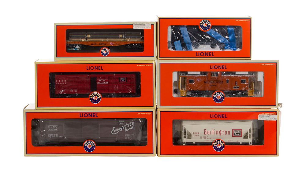 Lot 341: Lionel Model Train O Scale Assortment