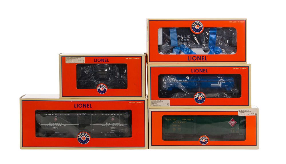 Lot 349: Lionel Model Train O Scale Car Assortment