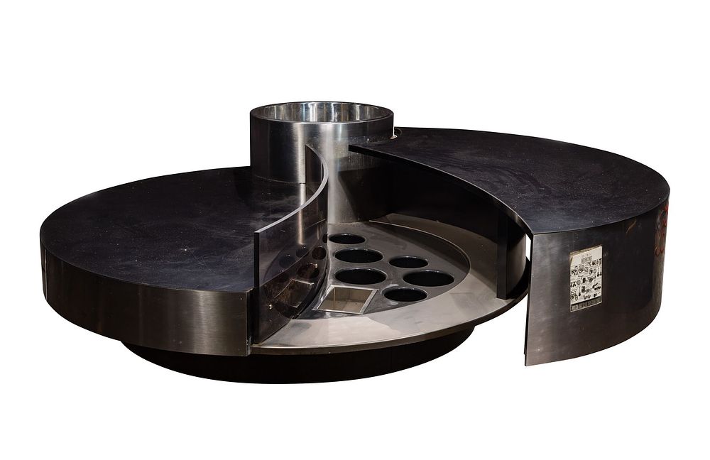 Lot 158: Massimo Papiri for Mario Sabot 'Harry’s Bar' Cocktail Table