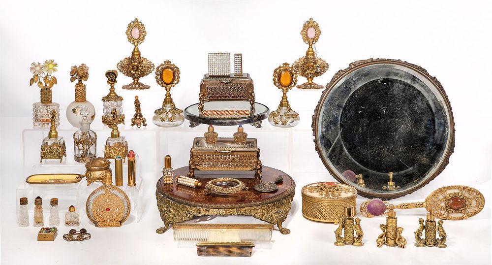 Lot 234: Vanity Object Assortment