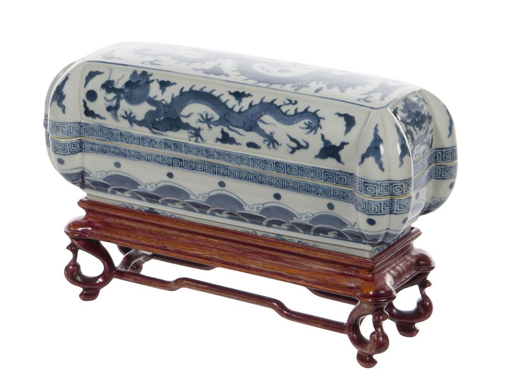 Lot 262: Chinese Ming Style Blue and White Porcelain Covered Box