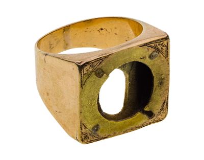 18k Yellow Gold Ring Setting Having a square front on a wide shank (marked 'K18') Property 