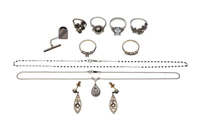 18k and 14k White Gold Jewelry Assortment (10) items including a pair of pierced earrings 
