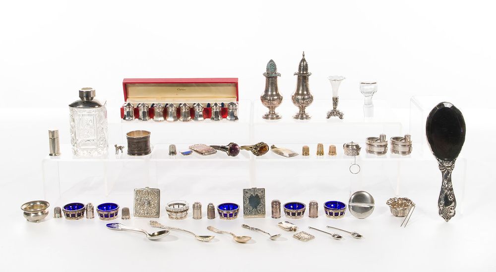 Lot 198: Mixed Gold and Sterling Silver Object Assortment