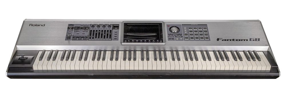 Lot 206: Roland Fantom G8 Keyboard