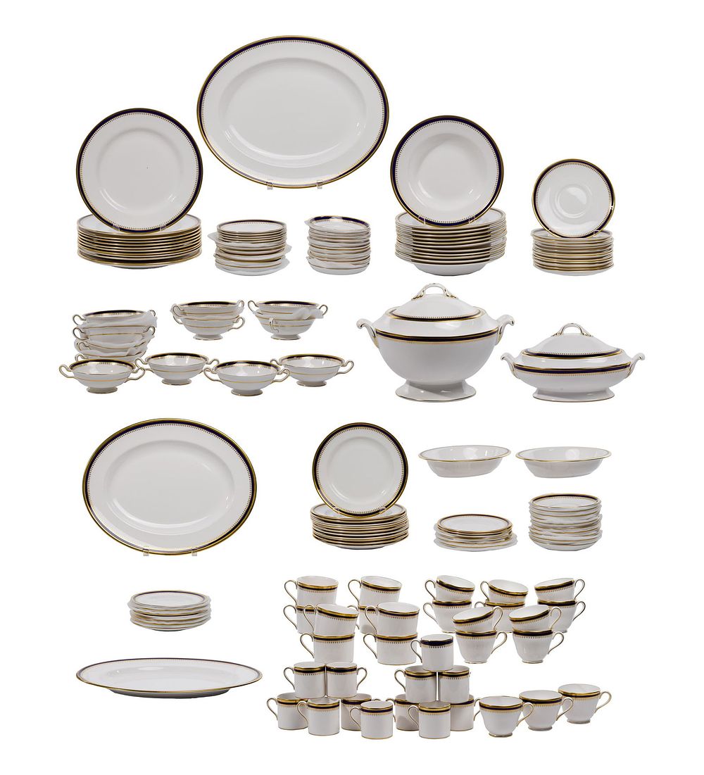 Lot 222: Spode Knightsbridge China Service