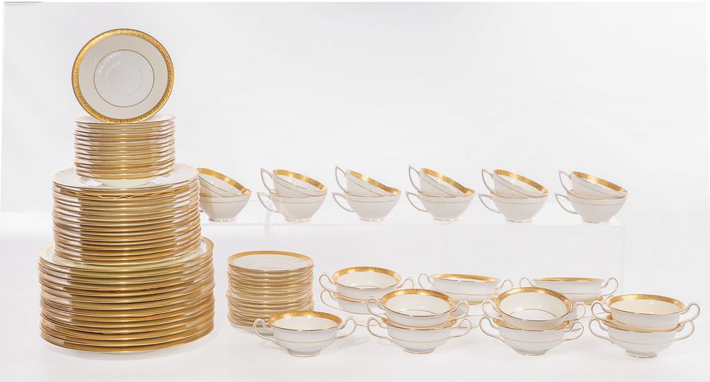 Lot 153: Minton for Birks Westminster Porcelain Dinner Service