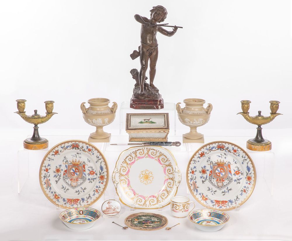 Lot 175: Decorative Object Assortment