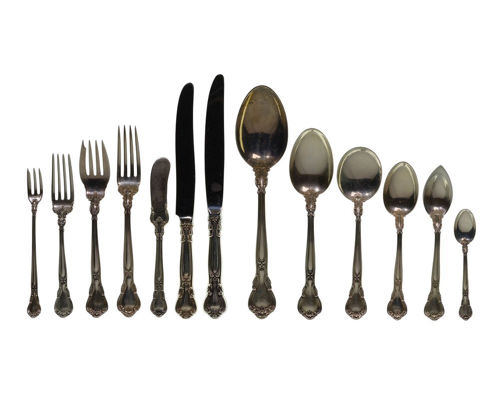 Lot 184: Gorham Chantilly Sterling Silver Flatware Service