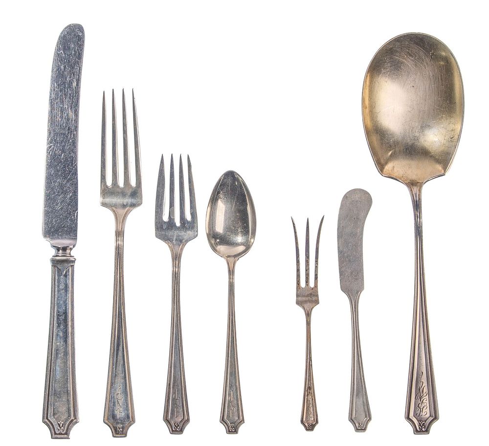 Lot 191: Whiting Manufacturing Co. King Albert Sterling Silver Flatware Service