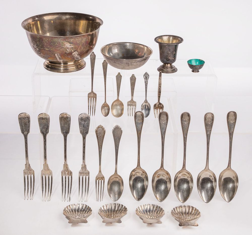 Lot 195: Sterling Silver and European (800) Silver Assortment