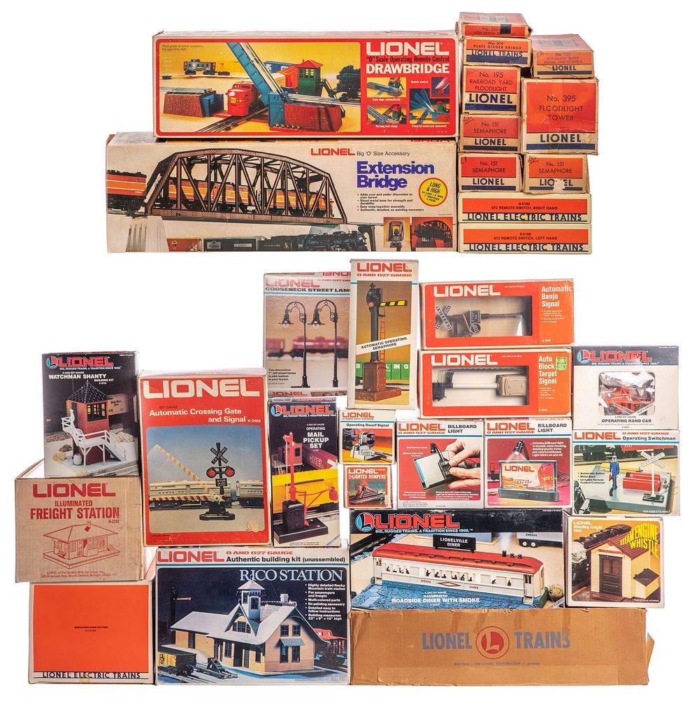 Lot 171: Lionel Model Train O Scale Boxed Accessory Assortment
