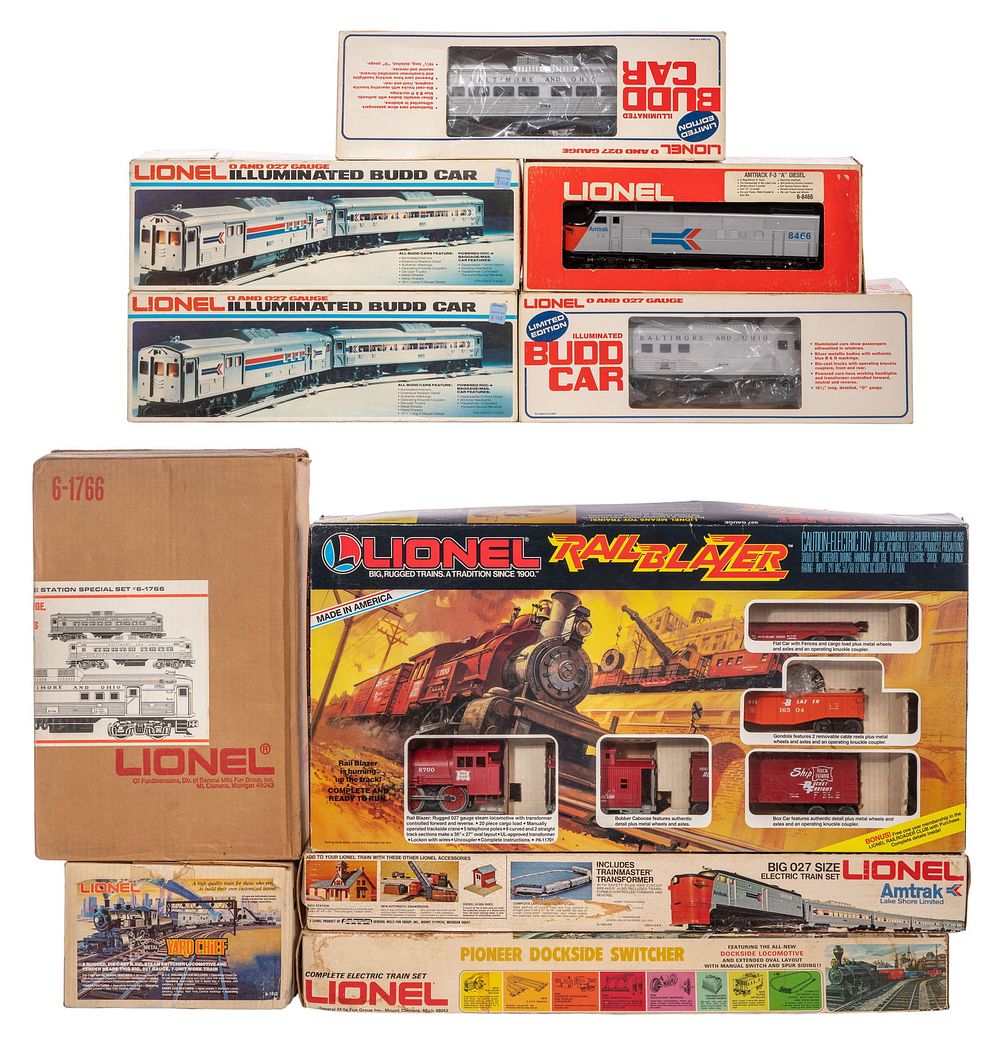 Lot 172: Lionel Model Train O Scale Assortment