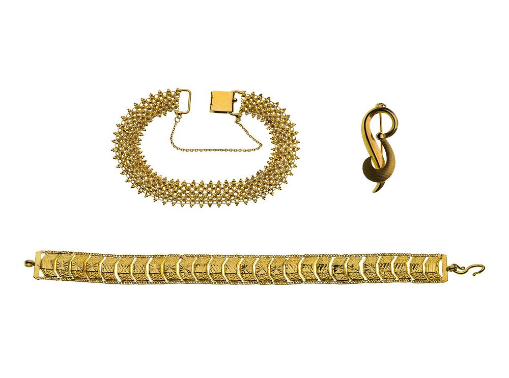 Lot 191: 21k, 20k and 18k Gold Jewelry Assortment
