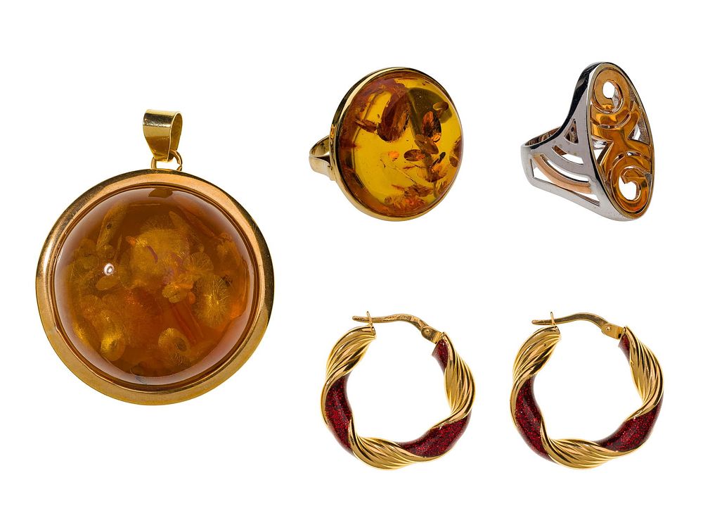 Lot 213: 18k Gold Jewelry Assortment