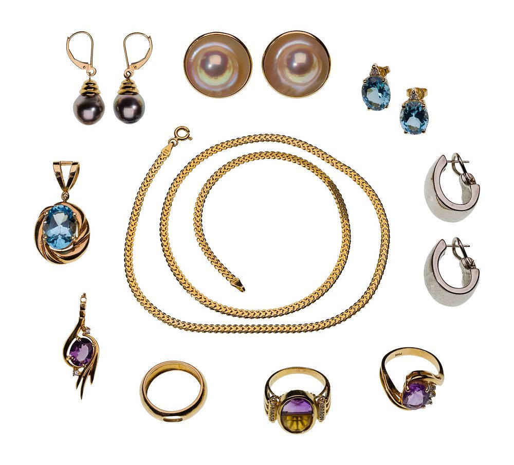Lot 218: 14k Gold Jewelry Assortment