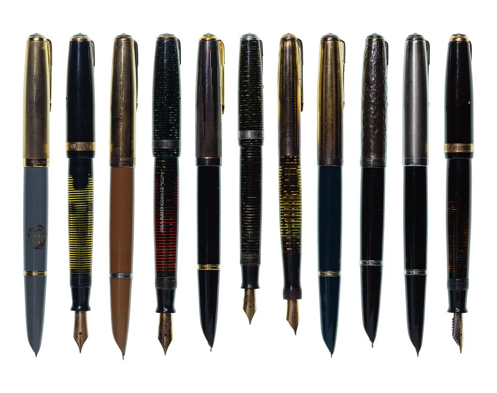 Lot 321: Parker Blue Diamond Fountain Pen Assortment
