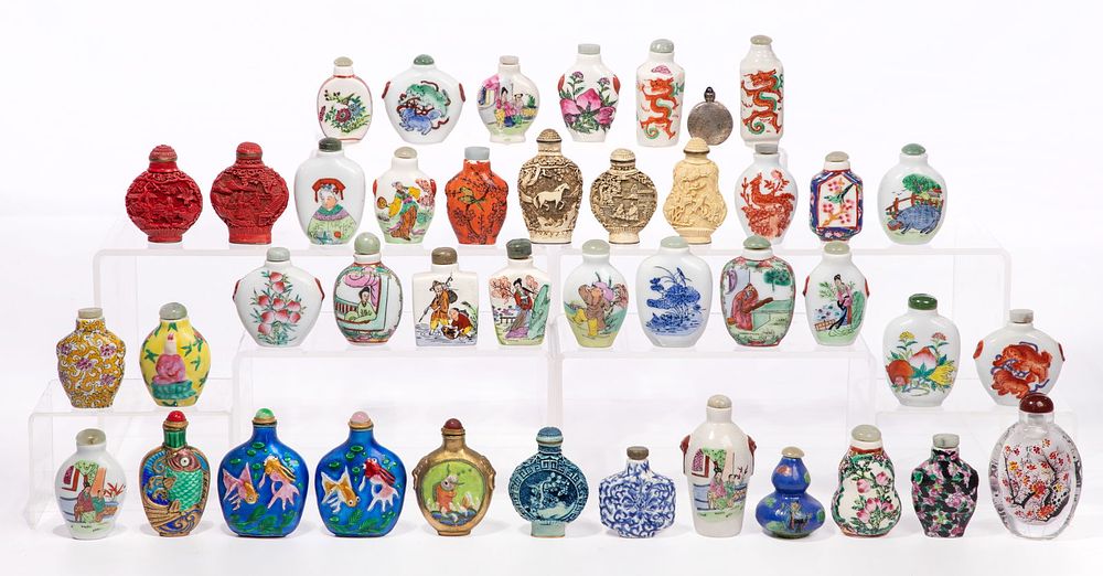 Lot 338: Asian Snuff Bottle Assortment