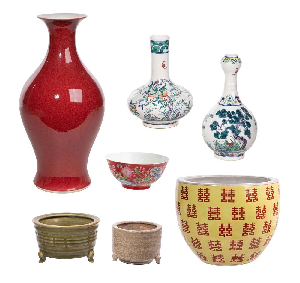 Lot 340: Chinese Ceramic Assortment