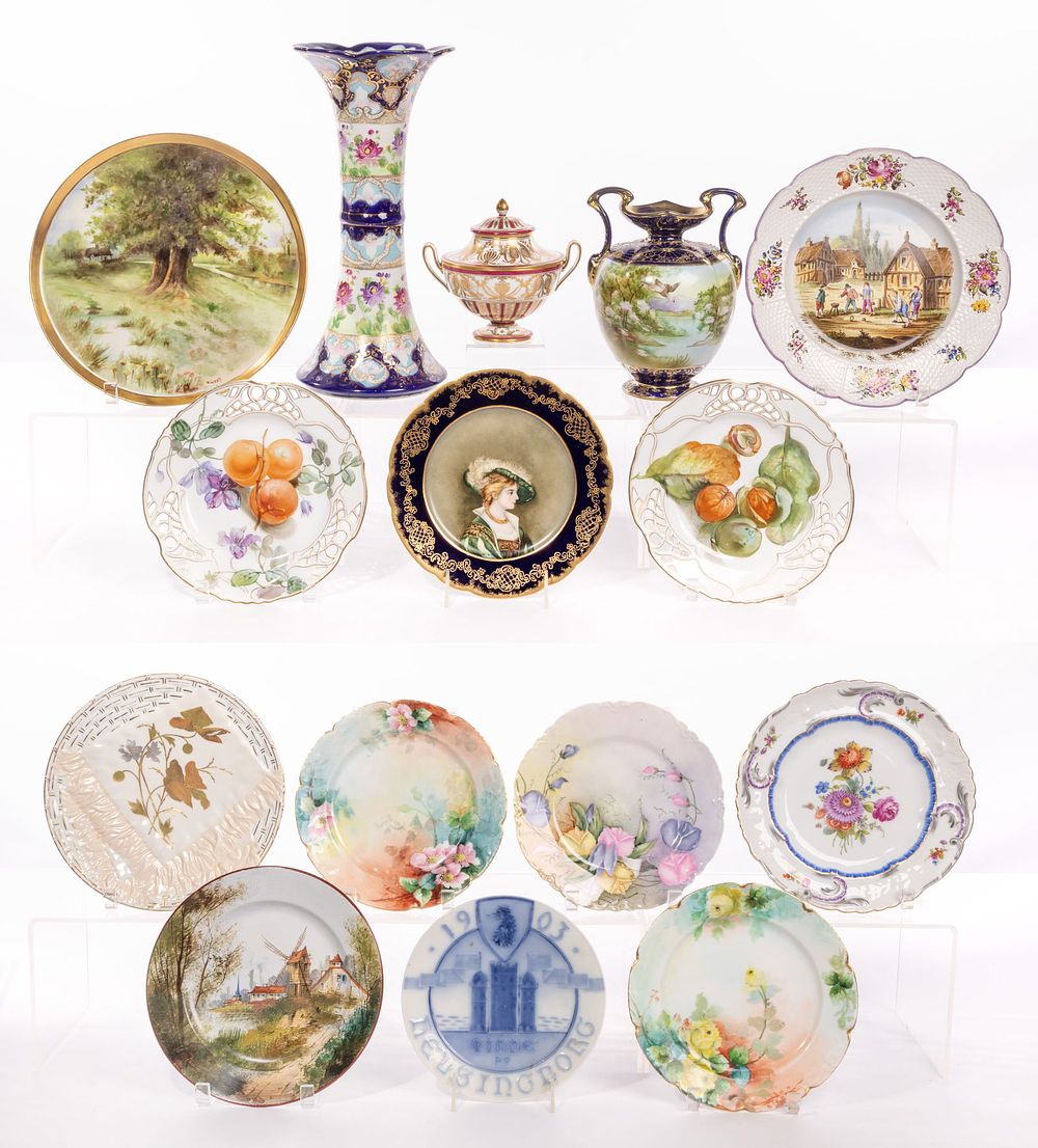 Lot 407: Porcelain Decorative Object Assortment