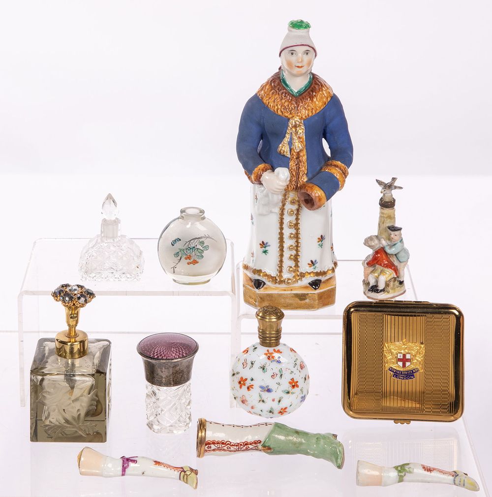 Lot 432: Scent and Snuff Bottle Assortment