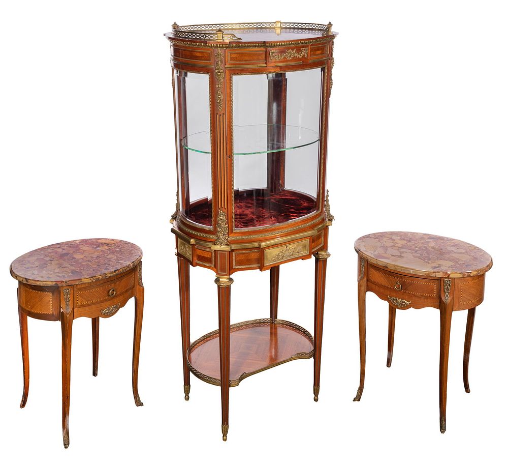 Lot 440: Vitrine and Side Table Assortment