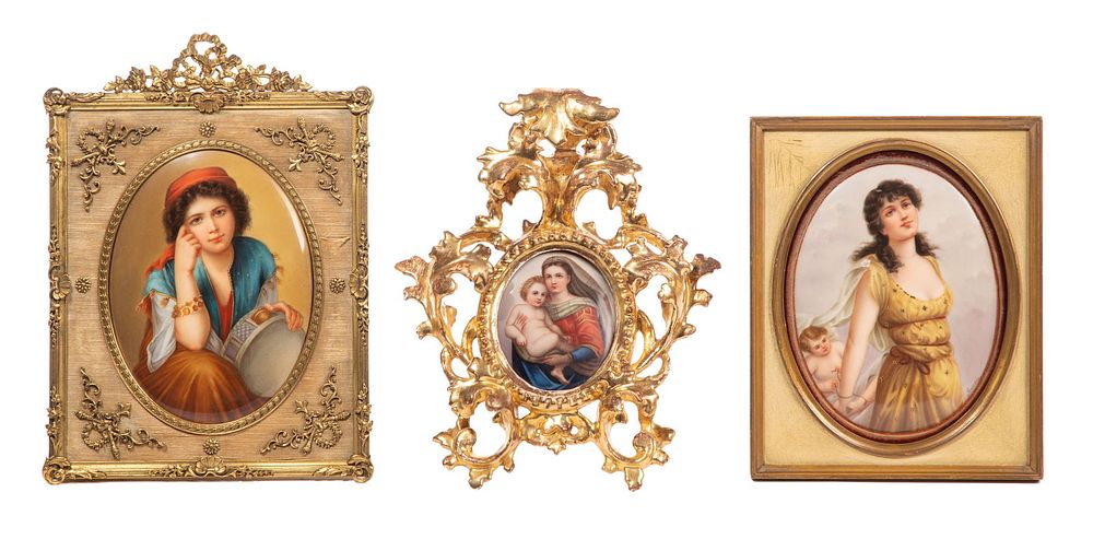 Lot 466: Porcelain Plaque Assortment