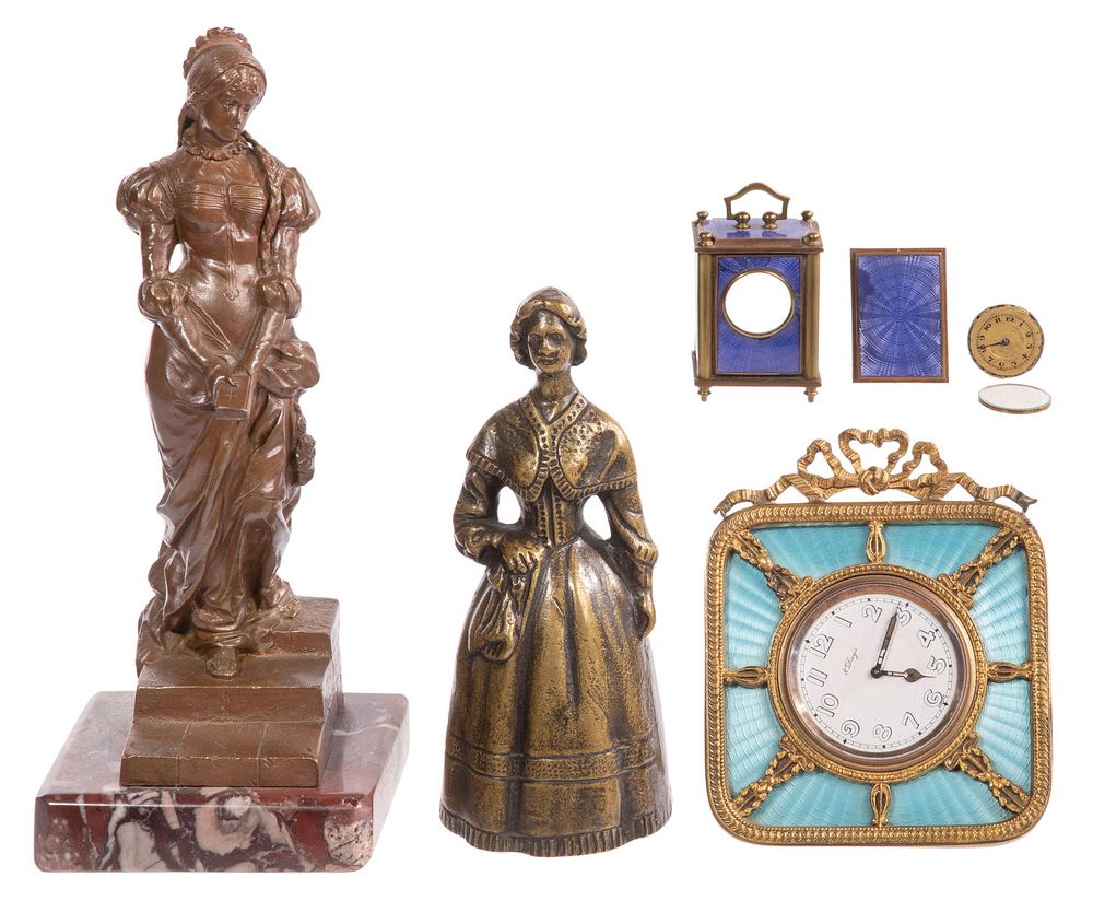 Lot 468: Decorative Object Assortment
