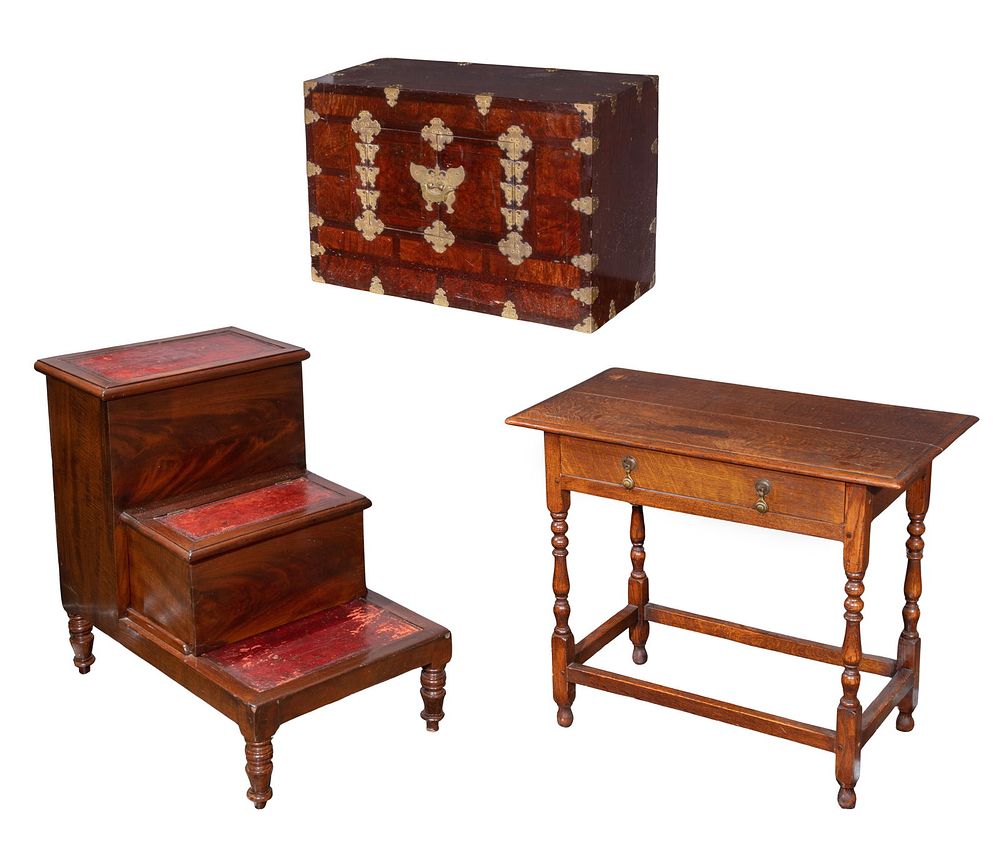 Lot 170: Furniture Assortment