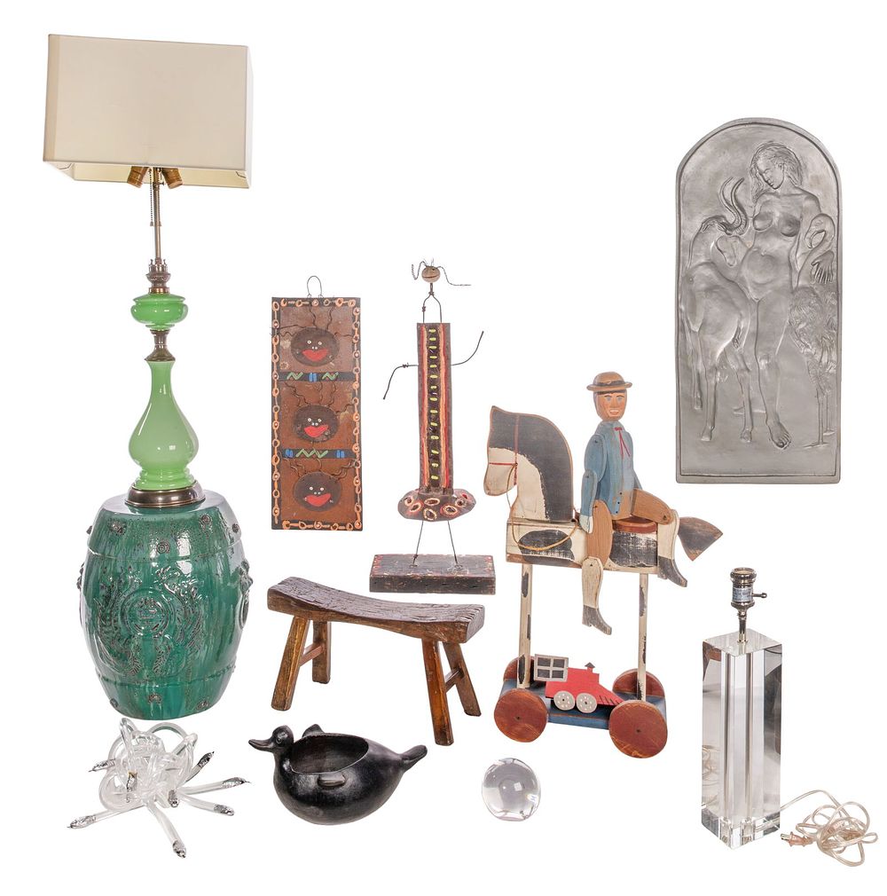 Lot 194: Decorative Object Assortment