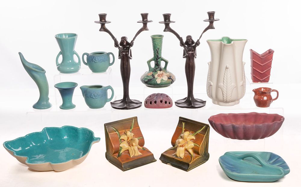 Lot 215: Pottery Assortment