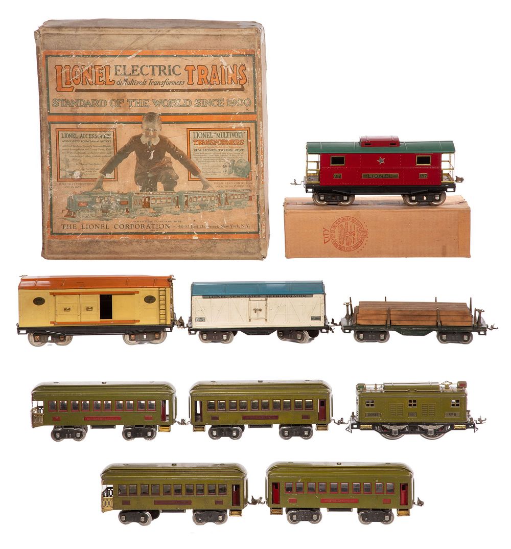 Lot 250: Lionel Model Train Standard Gauge Pre-War Assortment