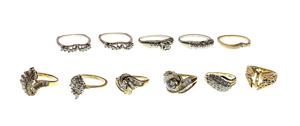 Lot 218: 14k Gold Ring Assortment