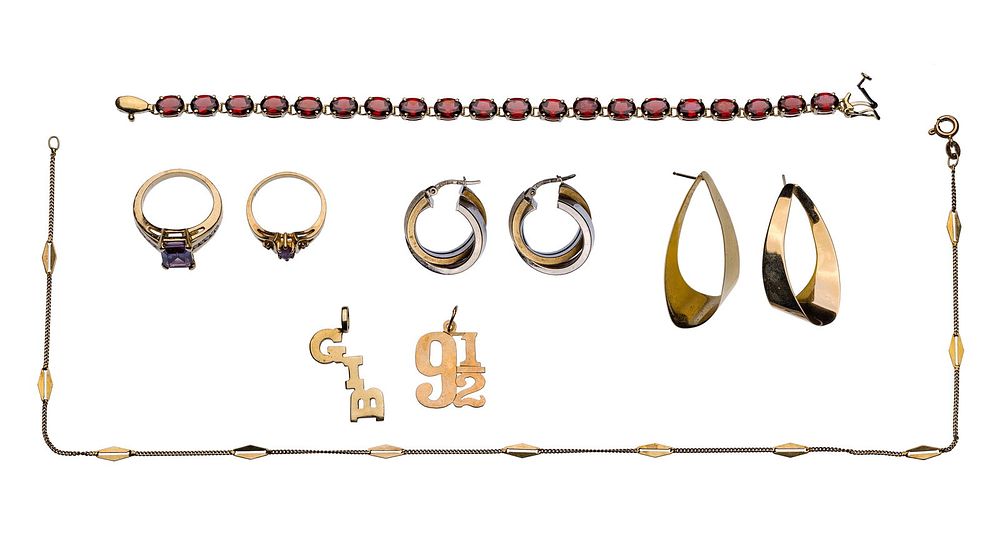 Lot 176: 14k Yellow Gold Jewelry Assortment