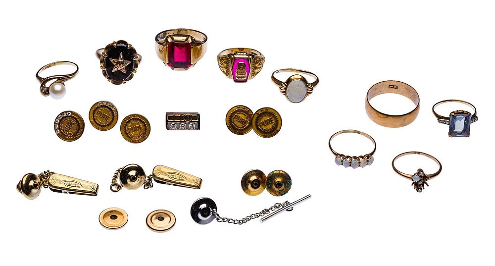 Lot 182: 10k Yellow Gold Jewelry Assortment