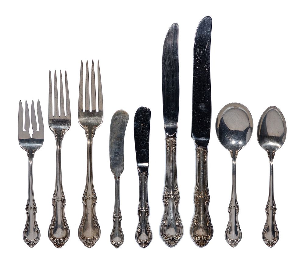 Lot 212: International Sterling Joan of Arc Sterling Silver Flatware Service