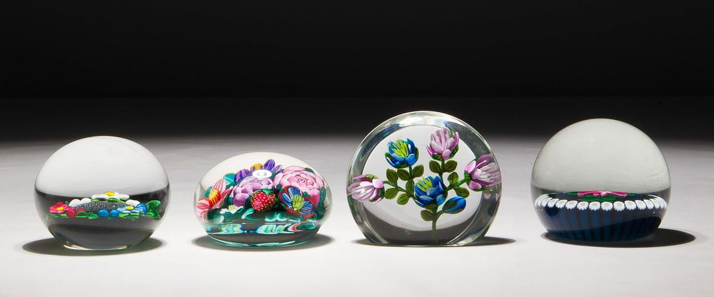 Lot 220: Ken Rosenfeld Paperweight Assortment