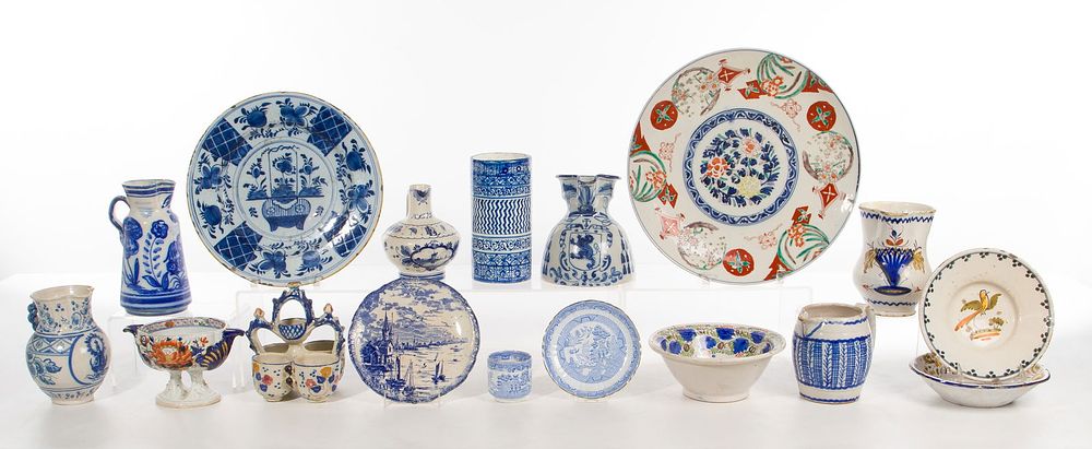Lot 242: Pottery Assortment