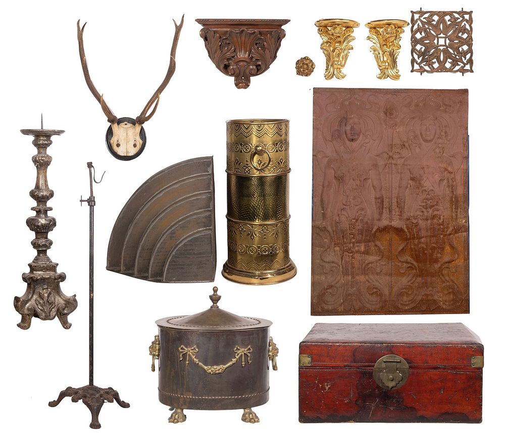 Lot 278: Decorative Object Assortment