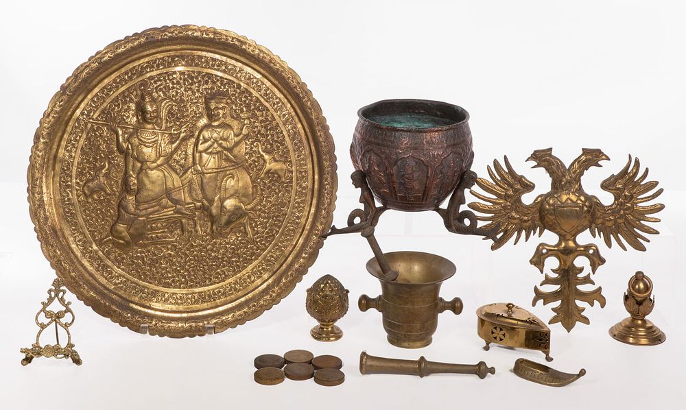 Lot 280: Brass and Metal Object Assortment