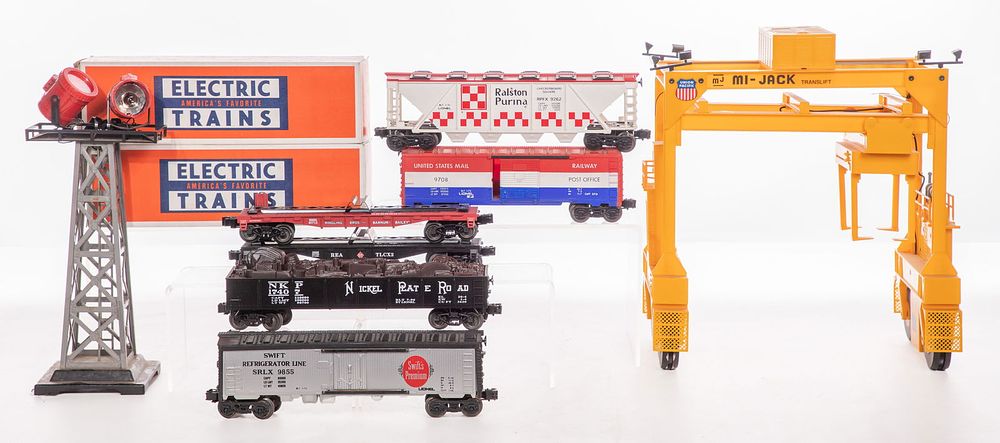 Lot 451: Lionel Model Train O Scale Car and Accessory Assortment