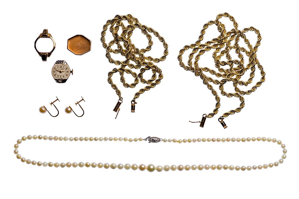 Lot 175: 14k Yellow Gold Jewelry Assortment